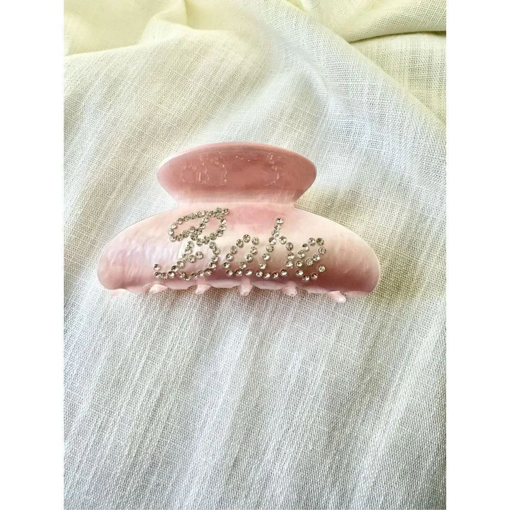 Light pink babe hair claw